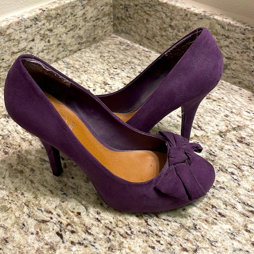 Guess purple suede heels